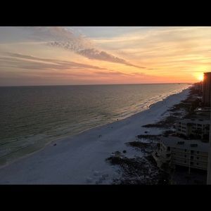 Meet your Posher, Hilary